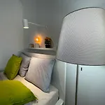 Apartment 2 Wifi 300mbs 70'tv Netflix Hbo Max Apple Warsaw