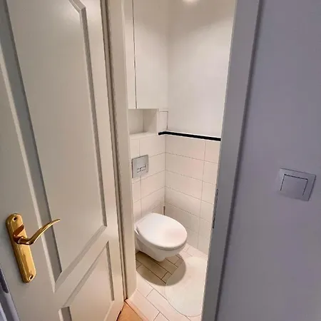 2 Wifi 300mbs 70'tv Netflix Hbo Max Apple * Varsavia