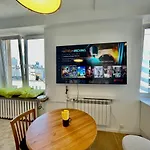 2 Wifi 300mbs 70'tv Netflix Hbo Max Apple Apartament