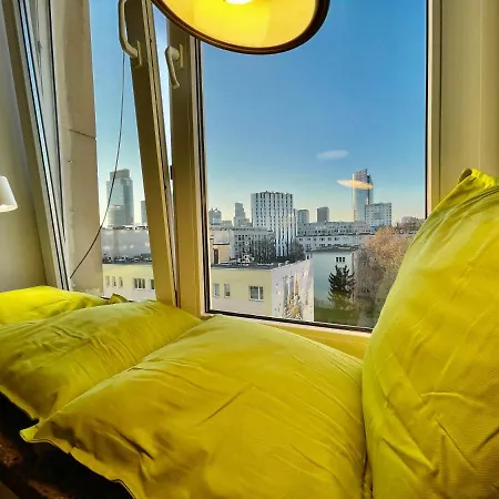 2 Wifi 300mbs 70'tv Netflix Hbo Max Apple Varšava