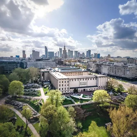 2 Wifi 300mbs 70'tv Netflix Hbo Max Apple * Warsaw