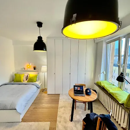 2 Wifi 300mbs 70'tv Netflix Hbo Max Apple Apartment *