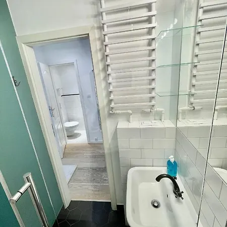 2 Wifi 300mbs 70'tv Netflix Hbo Max Apple דירה *