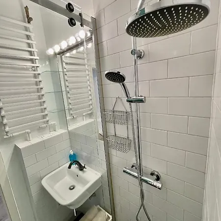 2 Wifi 300mbs 70'tv Netflix Hbo Max Apple דירה